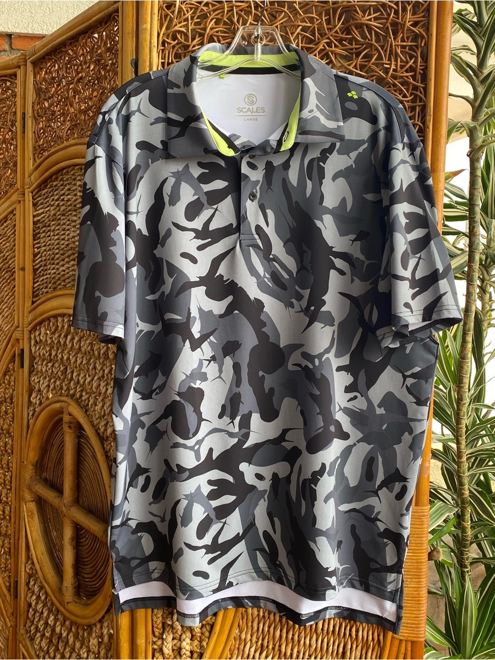 Scales Men's Gray Camo Polo Shirt Size Medium